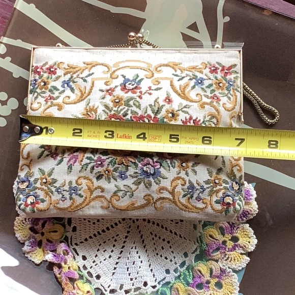 Vintage 1960’s Du Val clutch/handbag. Brass details. Made in Hong Kong - Picture 7 of 8